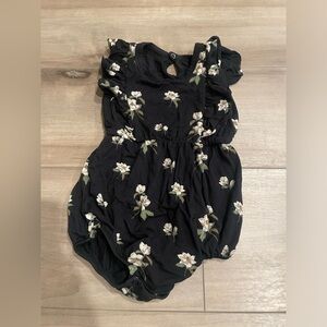 Kyte Baby Bubble Romper in Small Midnight Magnolia🖤